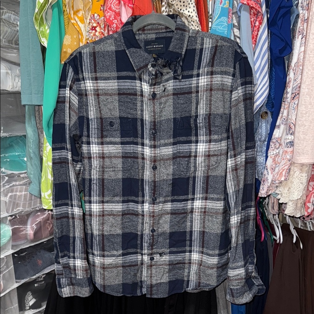 Lucky Brand torn and holes Navy and Gray Plaid Button-Up Shirt Size Medium